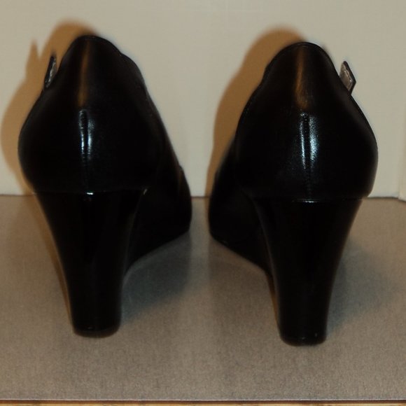Kelly & Katie Women's 9.5 M Shoes Pump Wedge Black Leather Rd Toe - Picture 3 of 13
